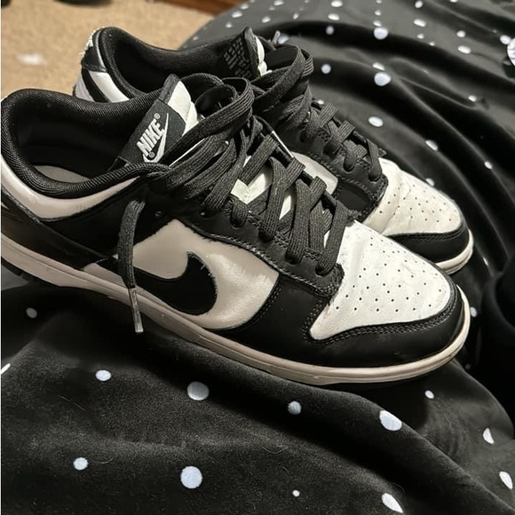 Panda Dunks. Men’s 9 & 1/2 - Picture 2 of 2